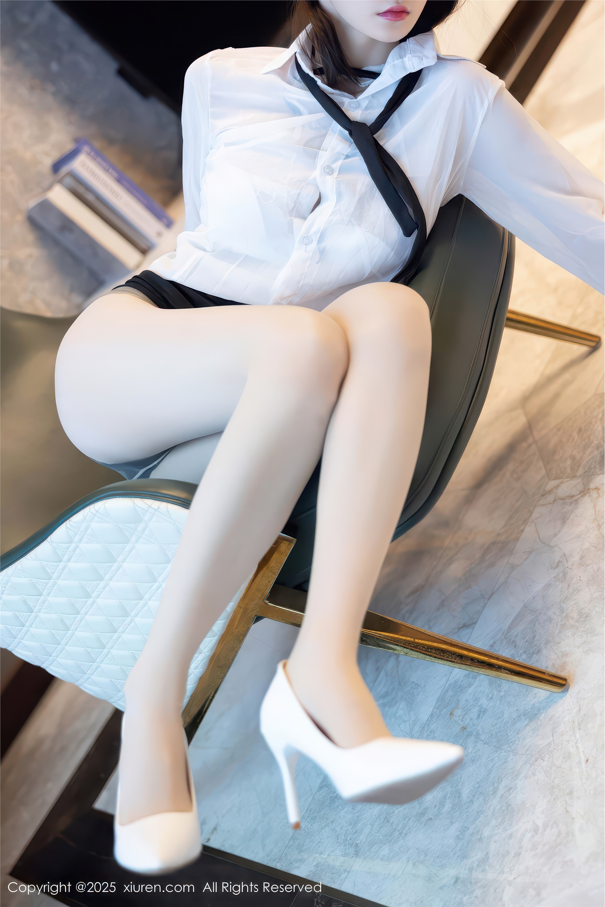 Xiuren秀人网 2025.12.05 NO.11077 凌七七